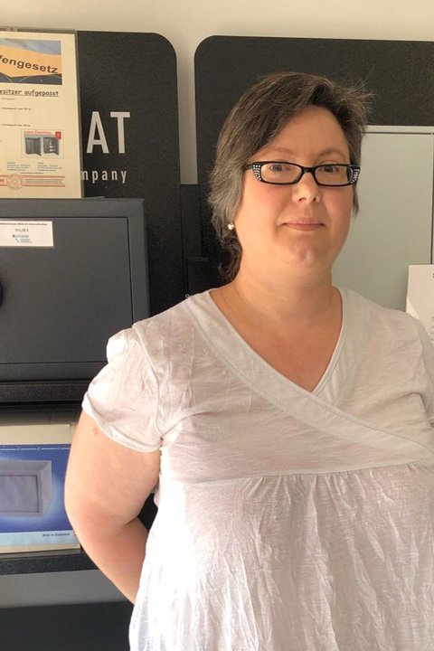 ansprechpartner-rebecca-baehr